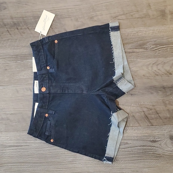 Universal Thread Vintage Midi Shorts Size 2 - Picture 1 of 4